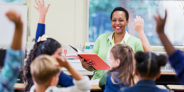 学区使用增加老师的七种方法的多样性